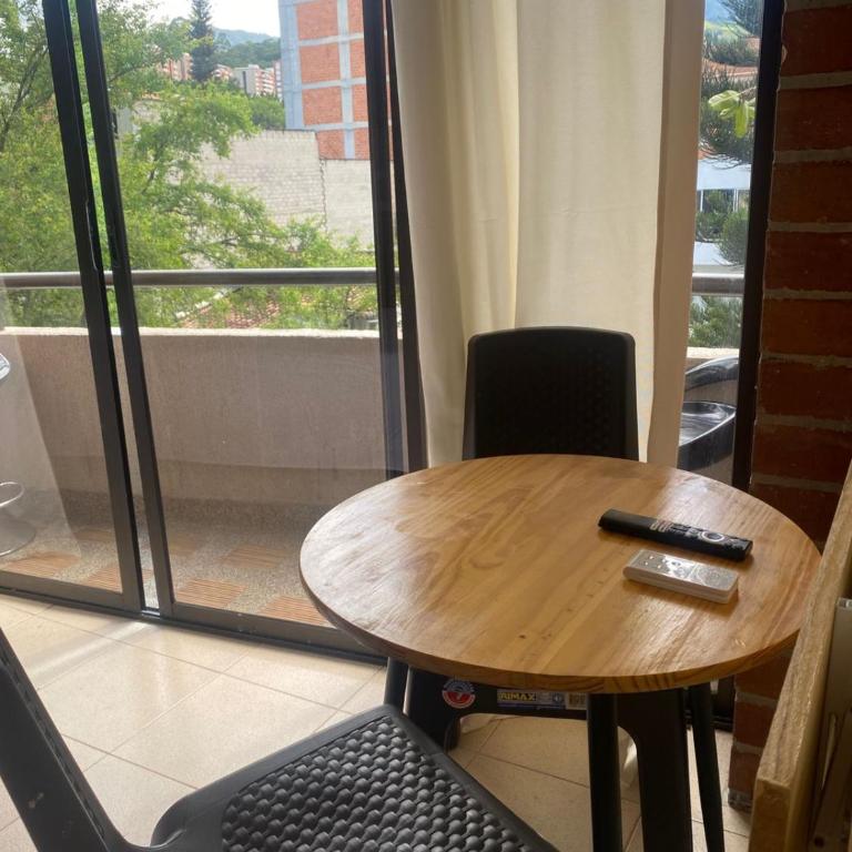 Apartaestudio laureles 301 - Apartamento Estudio con balcón - 35