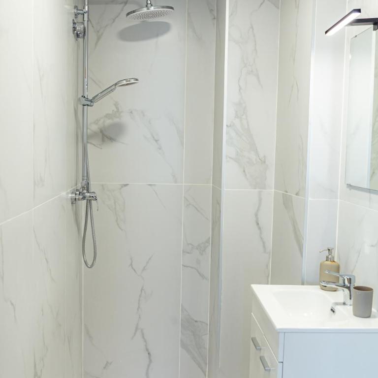 L&G Costa Blanca Suite - Deluxe Double Room with Sea View - 11