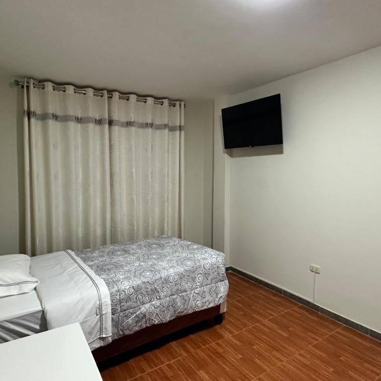 Habitación privada a 20 min del Aeropuerto de LIMA - Double Room with Private Bathroom - 3