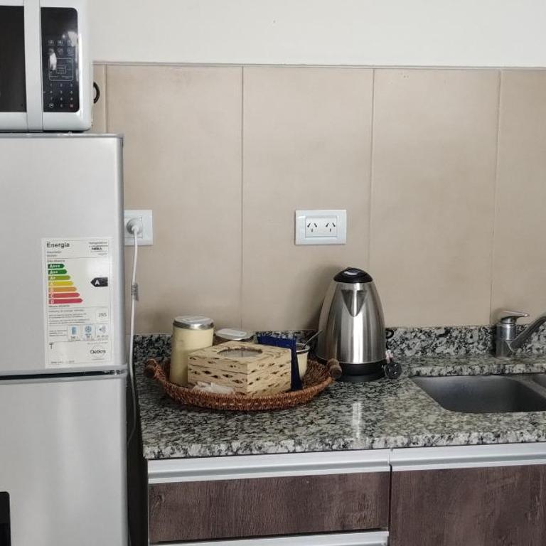 Hermoso monombiente luminoso y moderno con una excelente ubicación - Apartamento de 1 dormitorio - 16