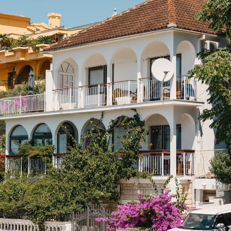 Apartment Salaj - Three-Bedroom House - 3