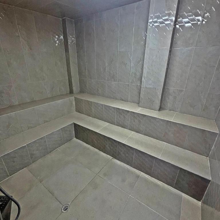 Exclusivo Apartamento Plaza Con Piscina - Two-Bedroom Apartment - 5