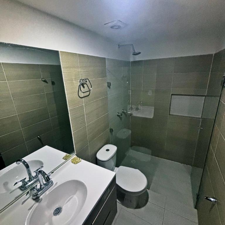 Exclusivo Apartamento Plaza Con Piscina - Two-Bedroom Apartment - 16