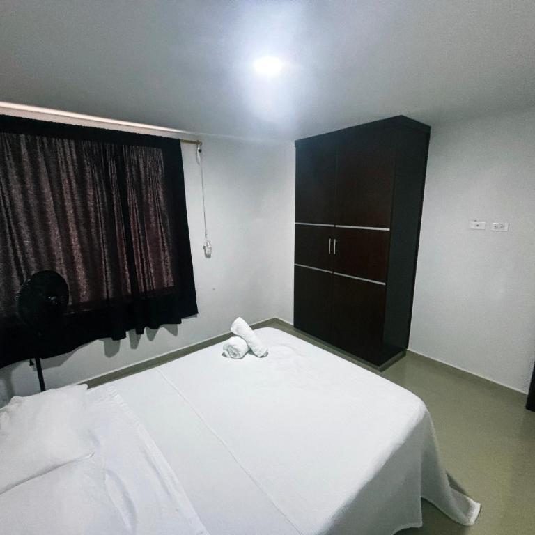 Exclusivo Apartamento Plaza Con Piscina - Two-Bedroom Apartment - 34
