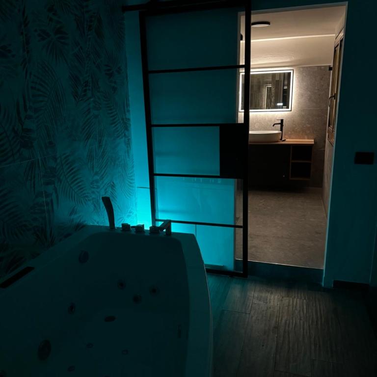 Salmace Luxury Apartment Jacuzzi privato - One-Bedroom House - 9
