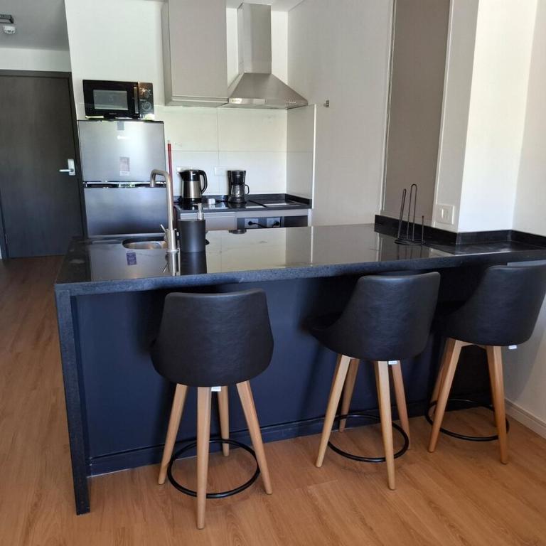 Arena - Spacious and bright, across from a shopping mall - One-Bedroom Apartment - 8