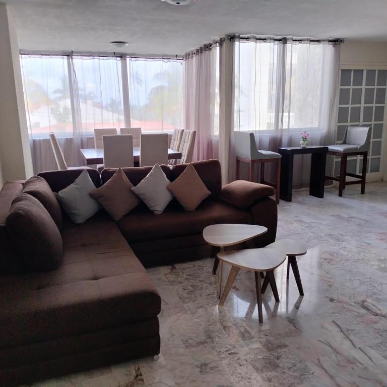Amplio Condominio Ibis Mazatlán Zona dorada - Three-Bedroom Apartment with View - 21