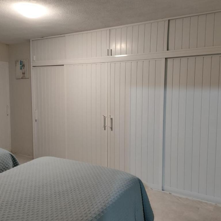 Amplio Condominio Ibis Mazatlán Zona dorada - Three-Bedroom Apartment with View - 29