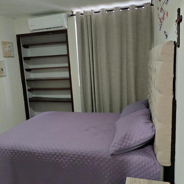 Amplio Condominio Ibis Mazatlán Zona dorada - Three-Bedroom Apartment with View - 28