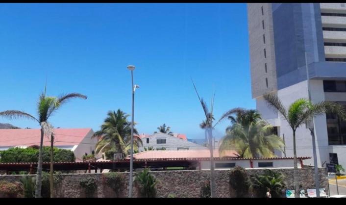 Amplio Condominio Ibis Mazatlán Zona dorada - Three-Bedroom Apartment with View - 44
