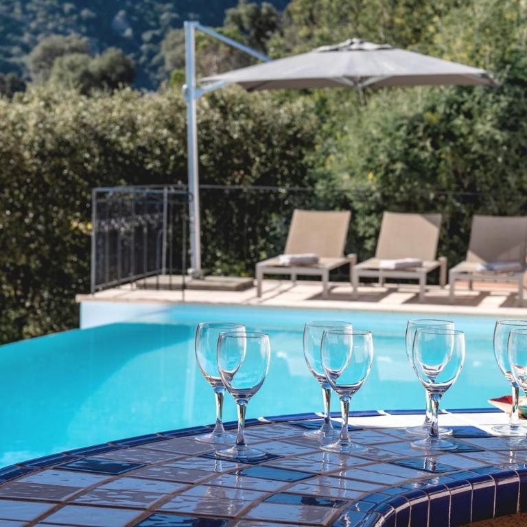 Luxury Villa for 8, private pool, airco, sea and mountain views - Villa - 11