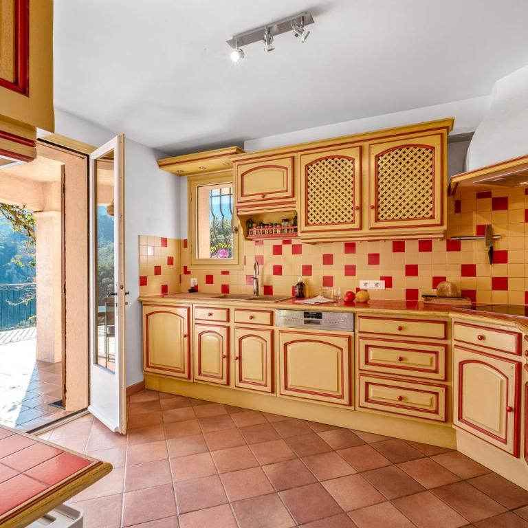 Luxury Villa for 8, private pool, airco, sea and mountain views - Villa - 15