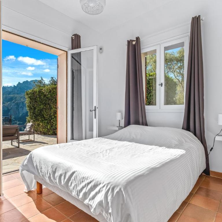 Luxury Villa for 8, private pool, airco, sea and mountain views - Villa - 24
