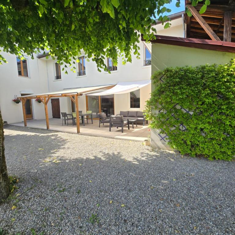Les Tilleuls de Chapareillan Chambres d'hôtes - Chambre Lit King-Size - Vue sur Montagne - 12