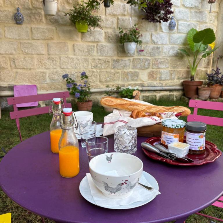 Maison sol en ciel Petit Dejeuner et Parking inclus - Chambre Double avec Salle de Bains Privative - 20