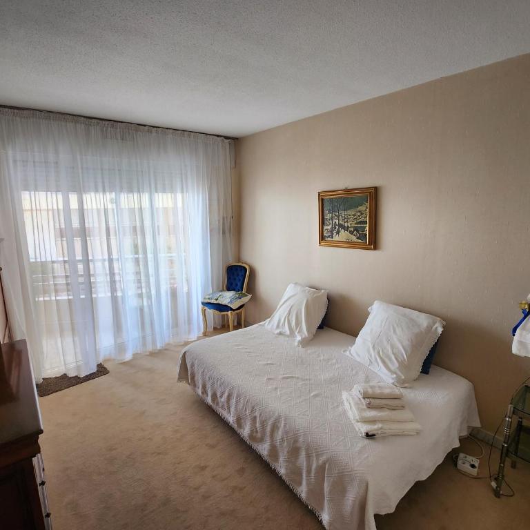 Roses appart - Two-Bedroom Apartment with Terrace and Sea View - 13