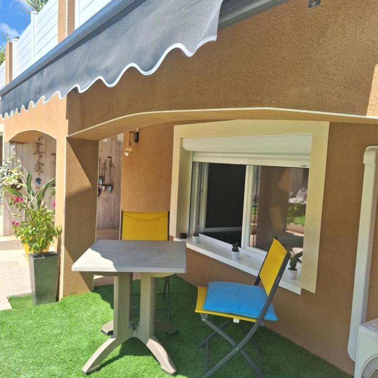 Mimilou Mont St Loup piscine privée - Appartement 1 Chambre - 6