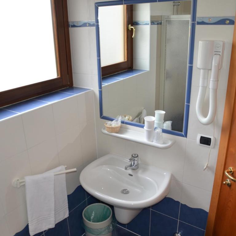 Hotel Corona - Junior Suite - 5