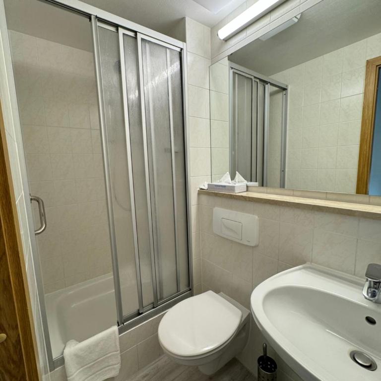 Hotel Hasen Kaufbeuren Allgäu - Standard Zweibettzimmer - 1
