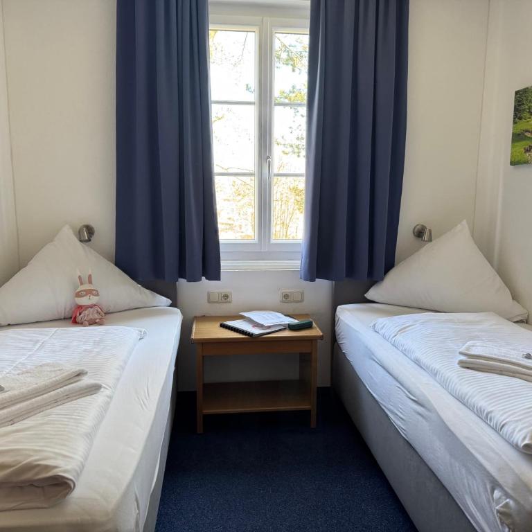 Hotel Hasen Kaufbeuren Allgäu - Standard Zweibettzimmer - 2