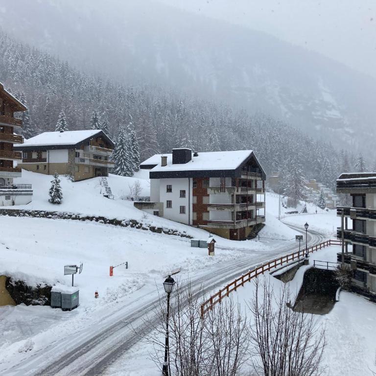 Spacious 3 Room Apartment - Family-Friendly - Central Leukerbad - Great Views - Apartment mit 3 Schlafzimmern - 23