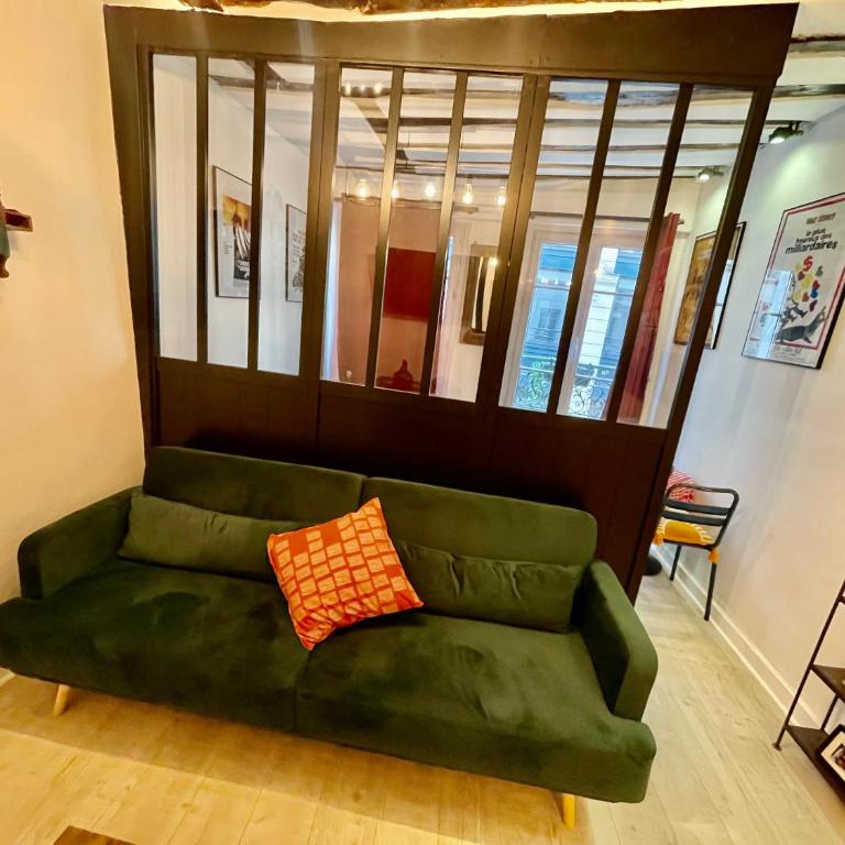 LE Globe - Studio - 6