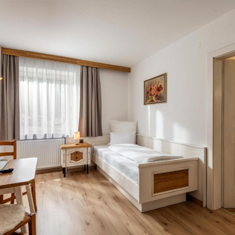 Gästehaus Berta - Einzelzimmer mit Bergblick - 3