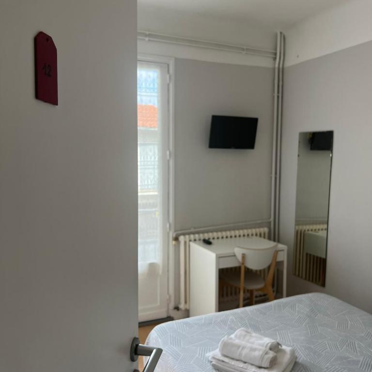 Hôtel La Pergola - centre ville - Chambre Double avec Balcon - 2