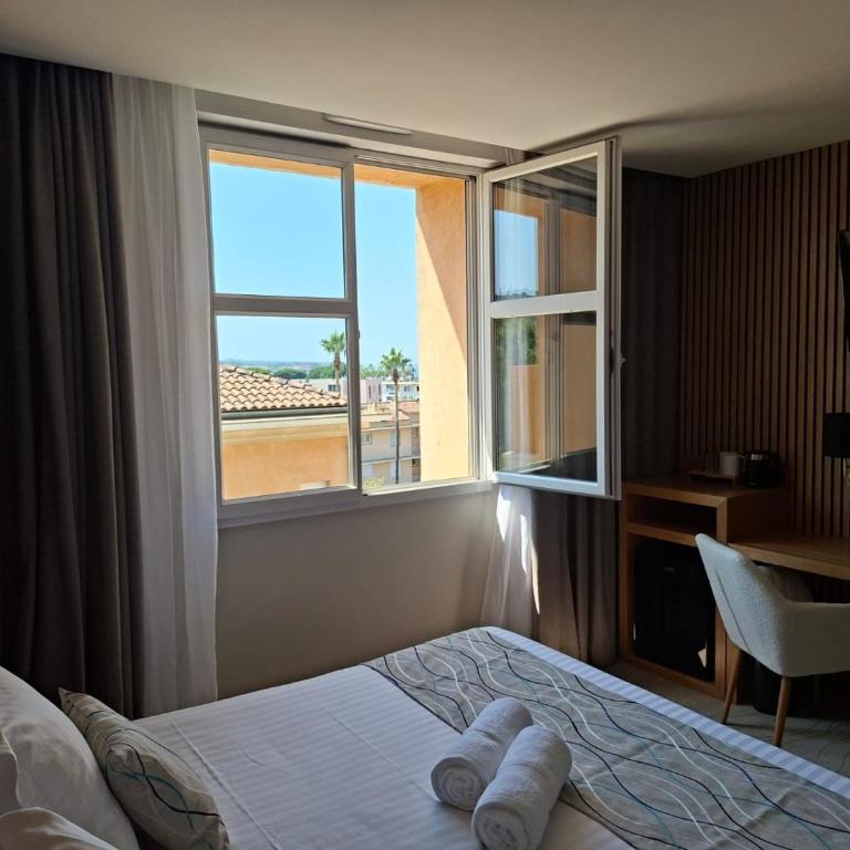 Best Western Plus Sanary - Chambre Lit King-Size Standard - Non-Fumeurs - 9