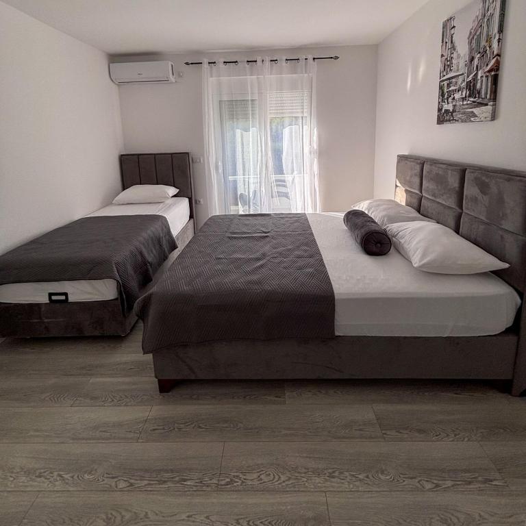 Harasani apartments - Trokrevetna Soba sa Balkonom - 11