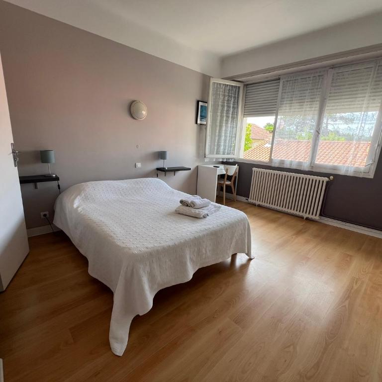 Hôtel La Pergola - centre ville - Chambre Double - 4