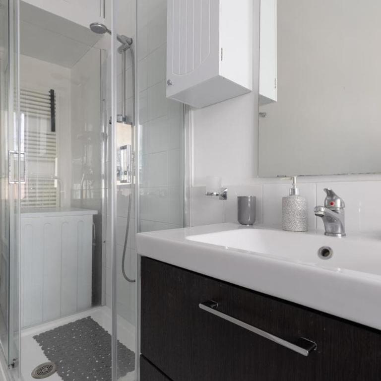 Elegance and Exclusivity for 4 People - B Home - Appartamento con 2 Camere da Letto - 12