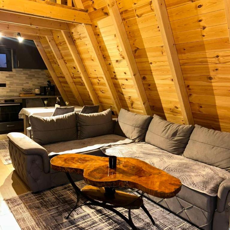 Mountain home Tara - One-Bedroom House - 12