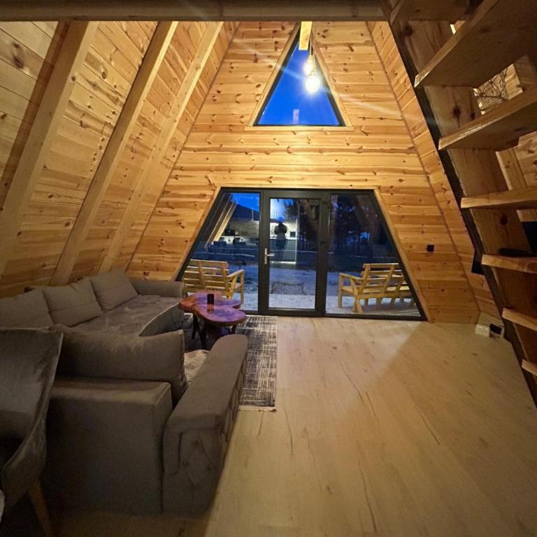 Mountain home Tara - One-Bedroom House - 13