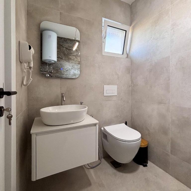 Harasani apartments - Trokrevetna Soba sa Balkonom - 5