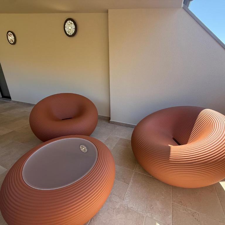 MIRARI Design Rooms - Camera Queen con Balcone - 7