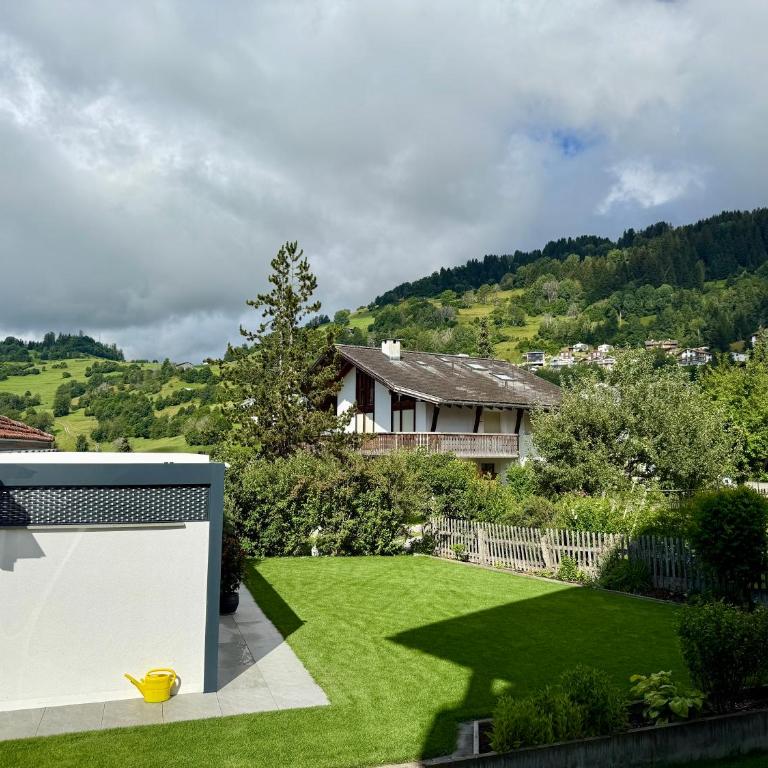 Family Laax Apt Lakeside Mountain Views - Apartment - 7