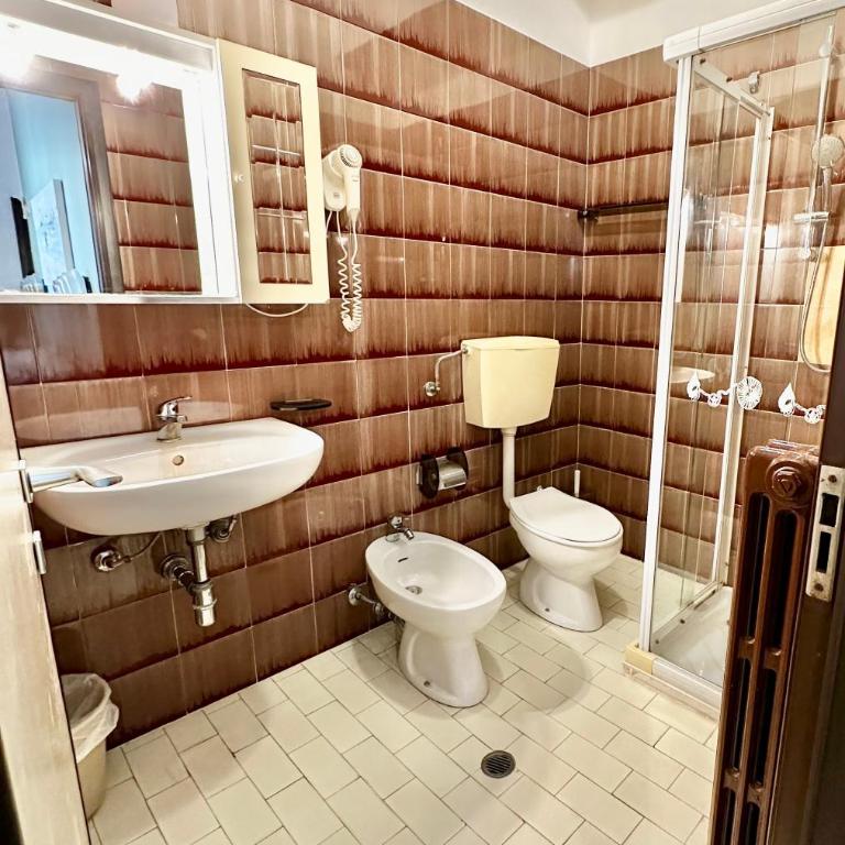 Hotel Splendid Suisse - Camera Tripla Basic - 4