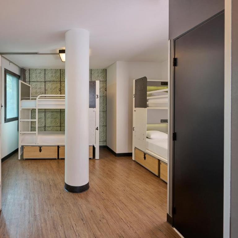 Generator Paris - Chambre 6 Lits et Salle de Bains Privative - 6