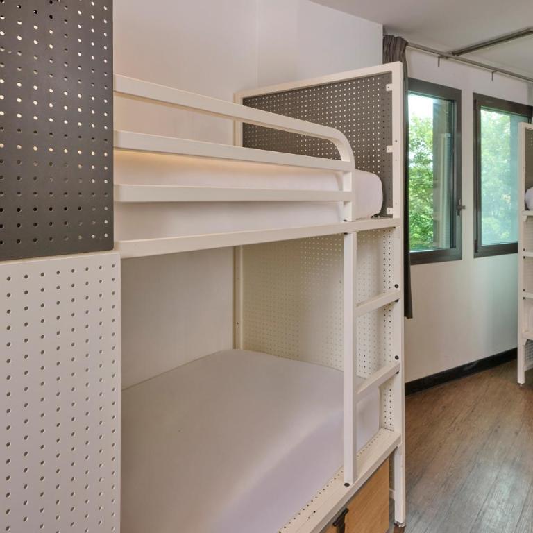 Generator Paris - Chambre 6 Lits et Salle de Bains Privative - 5