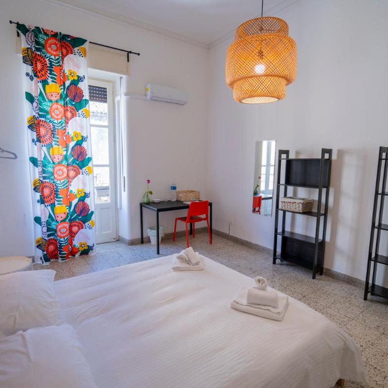 Living Simply - Double or Twin Room - 6