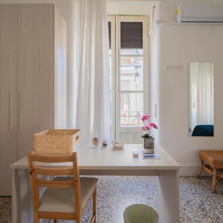 Living Simply - Double or Twin Room - 14