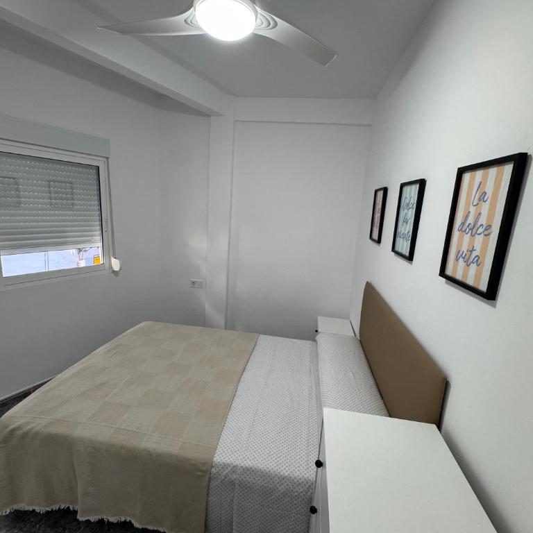 Apartamento La Vila Old Town - Three-Bedroom Apartment - 12