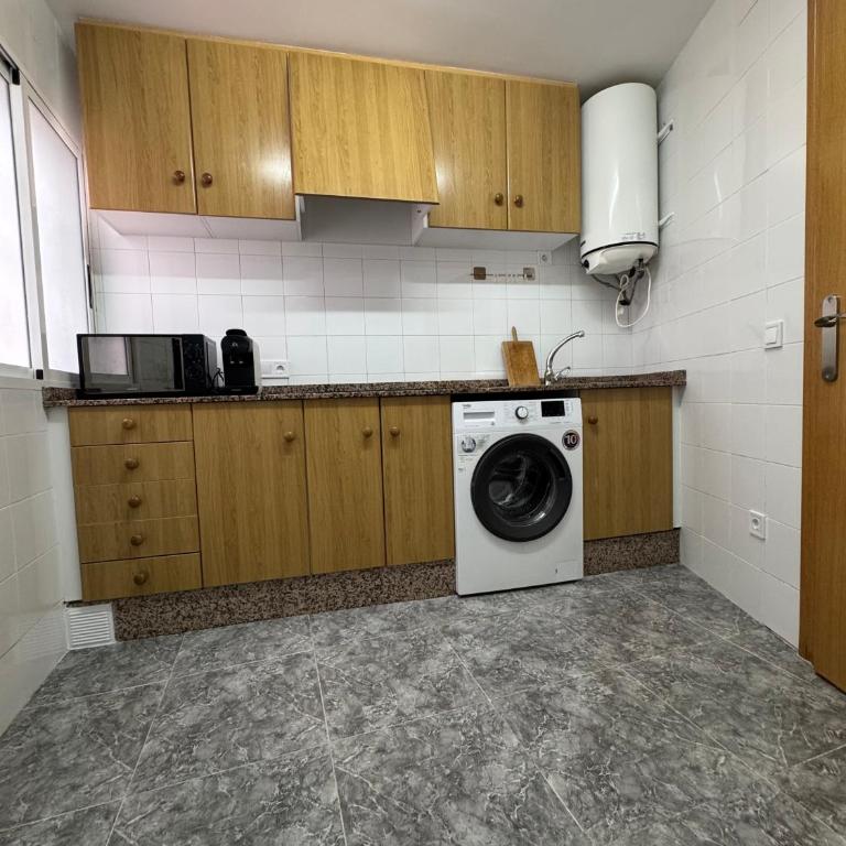 Apartamento La Vila Old Town - Three-Bedroom Apartment - 18