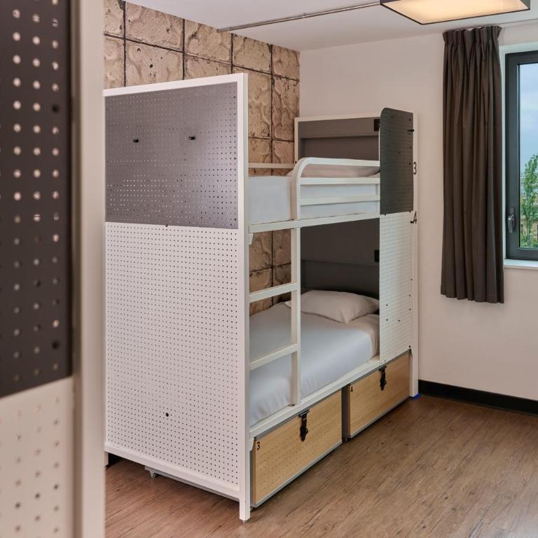 Generator Paris - Chambre Privée avec 4 Lits - 3