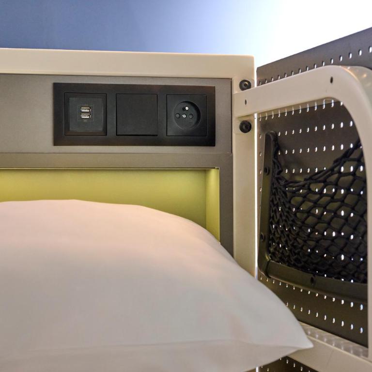 Generator Paris - Chambre Privée avec 4 Lits - 6