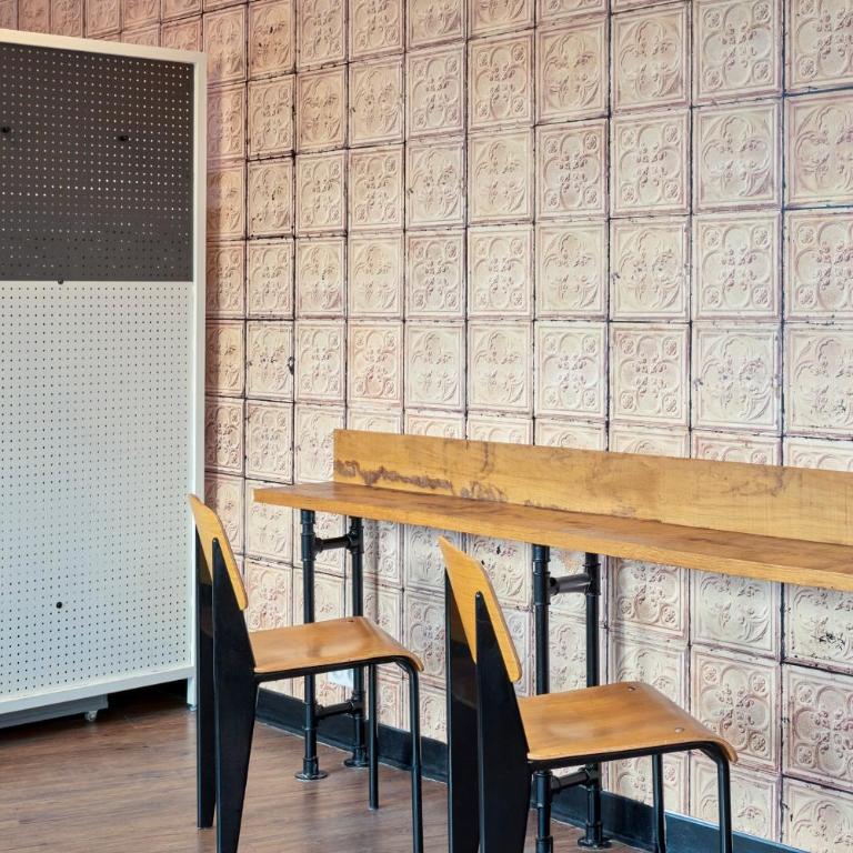Generator Paris - Lit dans Dortoir pour Femmes de 8 Lits - 3