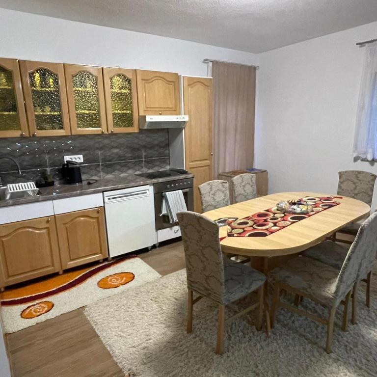 EDina Apartman - Two-Bedroom Apartment - 3