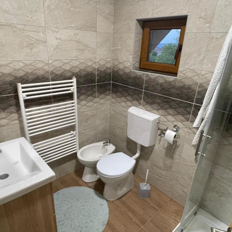 EDina Apartman - Two-Bedroom Apartment - 9