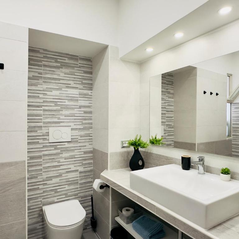 KataSoul Urban Vibes - Catania Centro Storico - Moderno - Balcone - 4 Posti Letto - One-Bedroom Apartment with Balcony - 6
